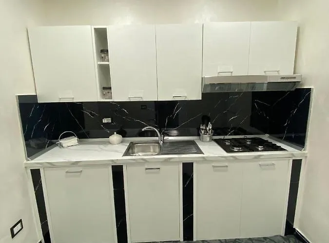 Ester's 3 * Naples